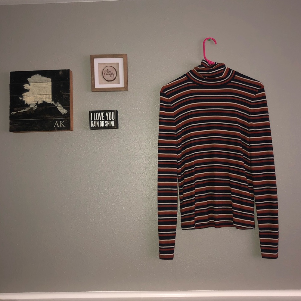 Striped turtle neck